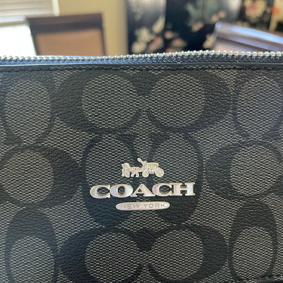 Coach Gallery Tote Bag In Signature Canvas.  Graphite/Black - Picture 3 of 8